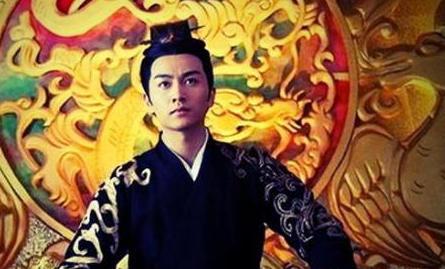 她出身世家却心甘情愿的嫁给穷小子 最终成为帝国最尊贵的妇人