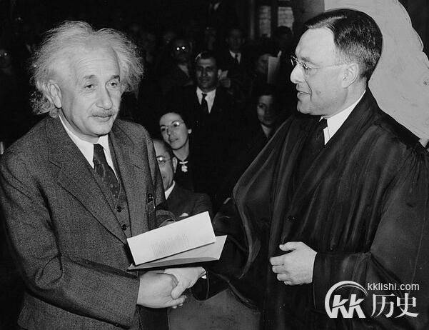 爱因斯坦简介 爱因斯坦是哪个国家的人