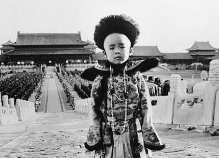 溥仪为什仫会被休