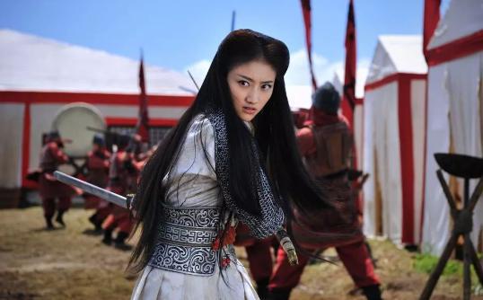 战败后，她被百般凌辱，称霸一时的美女女皇帝被游街示众