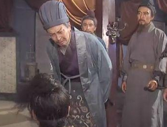 三国时期孙权称帝后，诸葛亮为何要派使臣往前庆贺