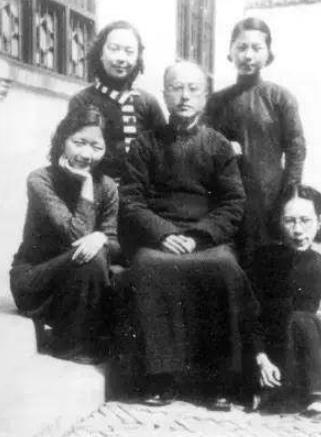 张氏四姐妹戏剧人生精彩丰富,她们的丈夫个个都是大人物