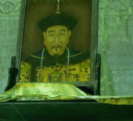 古代盗墓都是一些小人 乾隆却假借修复前朝陵墓为由公然盗墓