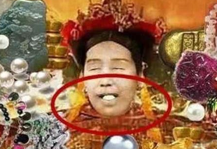 古代皇帝死后嘴里为何要放东西 这个风俗有什么讲究