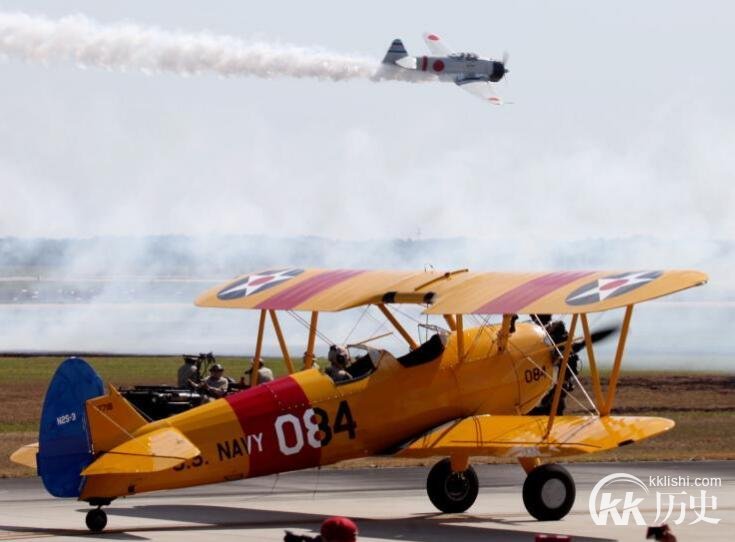 铭记历史：美国休斯敦航空展再现“偷袭珍珠港”