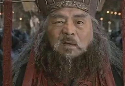 董卓废帝的理由是什么 第一个站出来反抗的人是谁