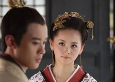 王儿姁：皇后王娡的亲妹妹，两姐妹共侍一夫