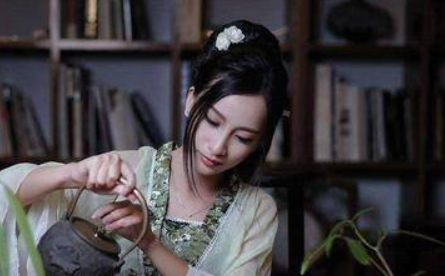 潘皇后的儿子继承了位置,为何自己下场却很惨呢