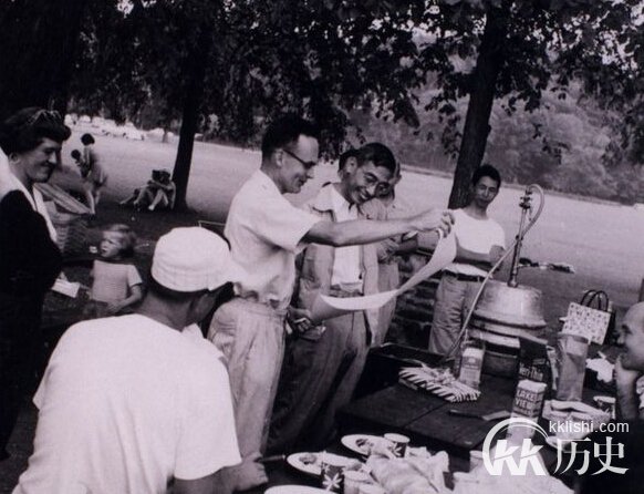 亿万国人泪奔!中国核弹元勋死后惊人一幕