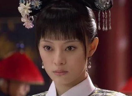 清朝妃子身上的白绢是做什么的 仅仅是美观那么简单吗