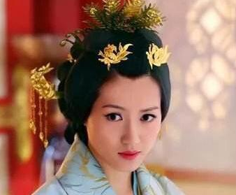 历史上的邛成太后一生都经历了什么