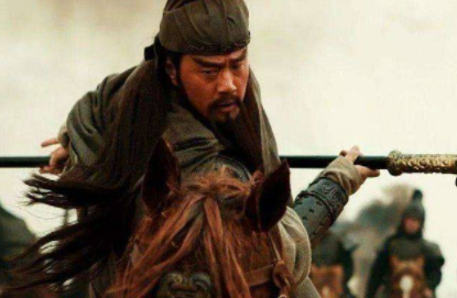 关羽并没有和华雄交过手,为何能确定斩杀他呢
