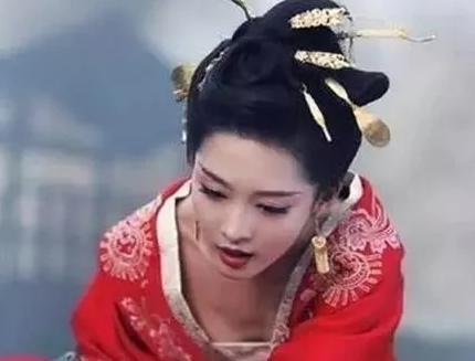 公主成婚第三天突然自杀,侍女发现真相