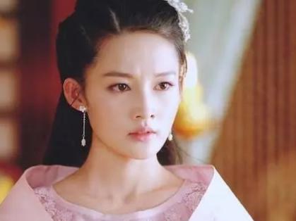 公主成婚第三天突然自杀,侍女发现真相