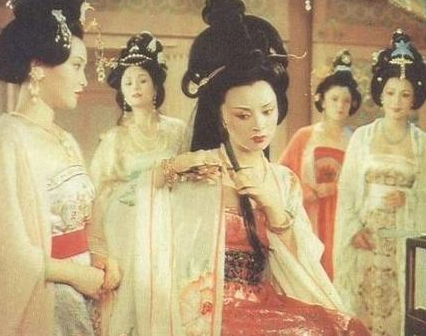 杨贵妃是四大美女中以胖为美的一个 杨贵妃究竟是丰满还是胖