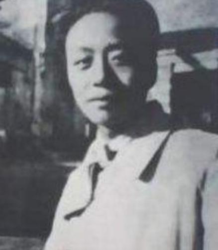 她怀孕在家待产,却收到丈夫的休书
