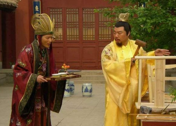 朱由校不爱江山的原因,和他卑微的童年有关吗