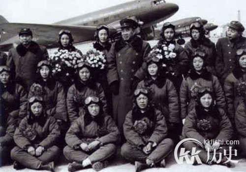 1945年：“鬼子飞行员”在中国当教官
