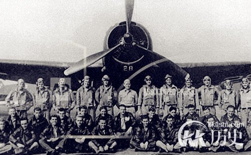 1945年：“鬼子飞行员”在中国当教官
