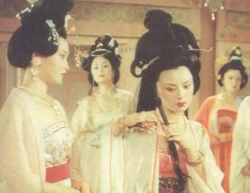 杨玉环能备受宠爱靠的是什么