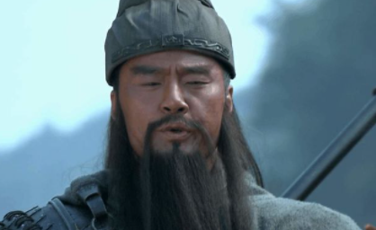 关羽忠于刘备,为何总是曹操给的封号呢