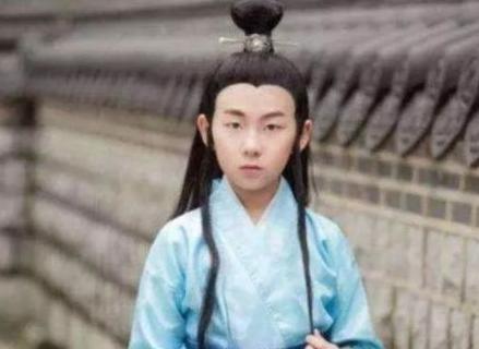 父亲经商欠下巨债，儿子问其要了400块，三天就还清