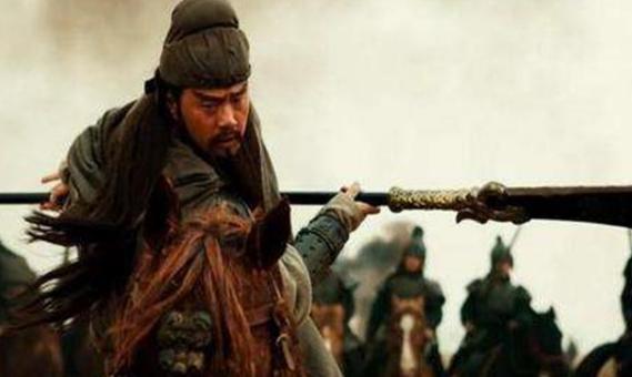 虎牢关会盟关羽如果不出阵，帐中还有谁可以斩华雄