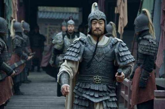 虎牢关会盟关羽如果不出阵，帐中还有谁可以斩华雄