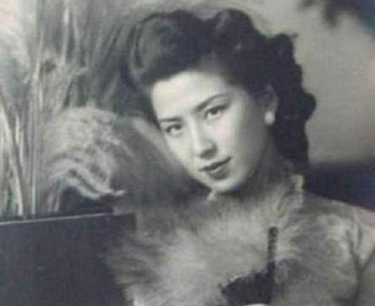 原配夫人不孕,丈夫居然移情17岁义女
