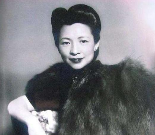 原配夫人不孕,丈夫居然移情17岁义女