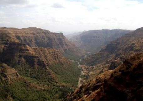地球上“美丽且充满生机”的“伤疤”——东非大裂谷