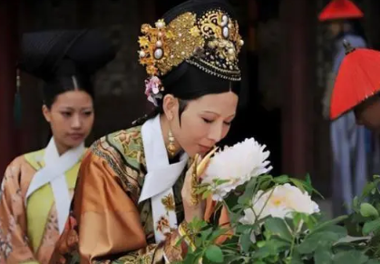 孝敬宪皇后在无子无宠的情况下,为何还能稳坐中宫之位