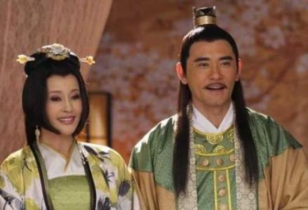 元朝最能敛财的官员，生前娶了四百多个老婆，死后却被拿来喂狗