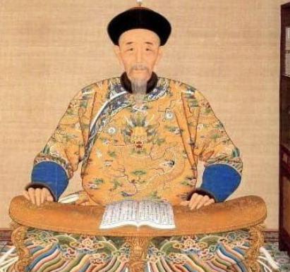 她因容貌被康熙看中，生下皇子却被当众羞辱