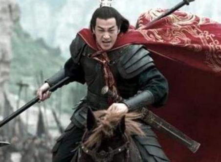 三国里的将军身高，兀突骨两米八，为何说关羽才是最高的