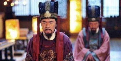 上官婉儿本来拿东西出来救命 没想到却恰恰要了她的命