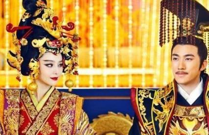 上官婉儿本来拿东西出来救命 没想到却恰恰要了她的命