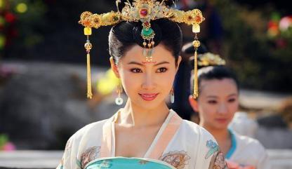 上官婉儿本来拿东西出来救命 没想到却恰恰要了她的命