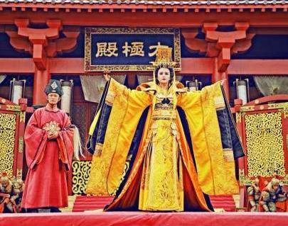 古代皇帝的权利的很大吗 真的想干什么就能干什么吗