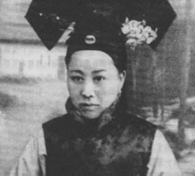 溥仪童年有什么癖好,宫女听完都羞红了脸