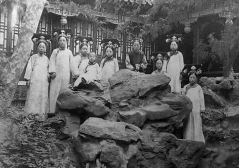 溥仪童年有什么癖好,宫女听完都羞红了脸