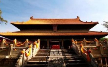 纪晓岚为孔府题词是故意写错两个字的吗