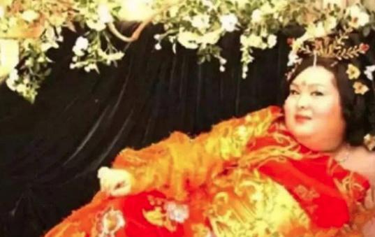 南汉君主刘鋹有个妃子,给她起了个很雷人的外号
