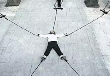 商鞅对秦国的贡献巨大却被车裂，他到底做错了什么