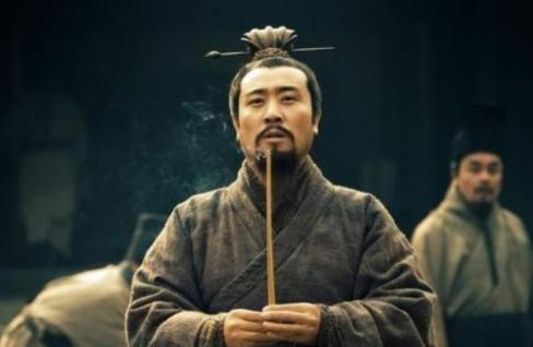 此人文武双全,祖父是东汉名将!骁勇善战不输关羽!