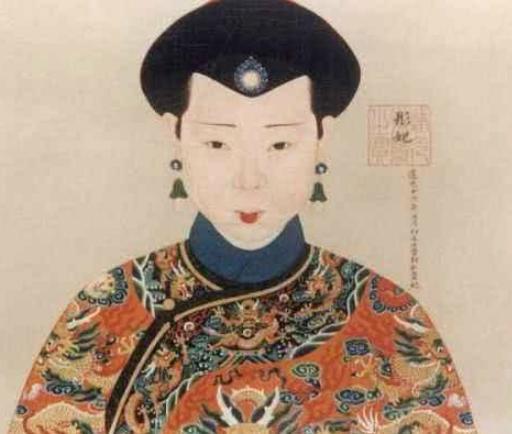 彤贵妃四年生下三胎,为何却被连降三级