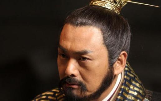 汉末局势混乱袁术率先称帝，到底是愚蠢呢还是过于强大