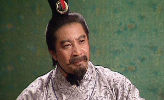 汉末局势混乱袁术率先称帝，到底是愚蠢呢还是过于强大