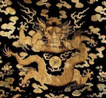 “龙袍干尸”身份至今成疑，身穿清朝官服，后终于知道原来是清朝康熙年间的中宪大夫黄拙吾
