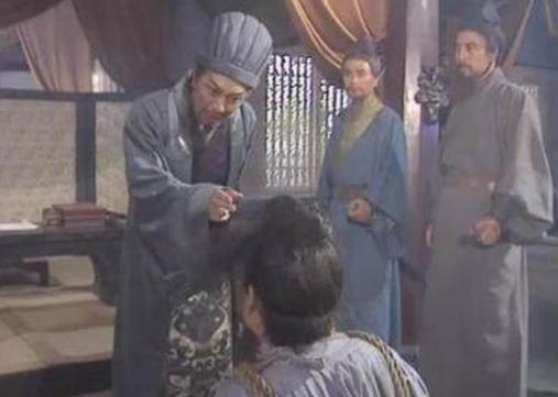 诸葛亮挥泪斩马谡,诸葛亮何苦得势不饶人